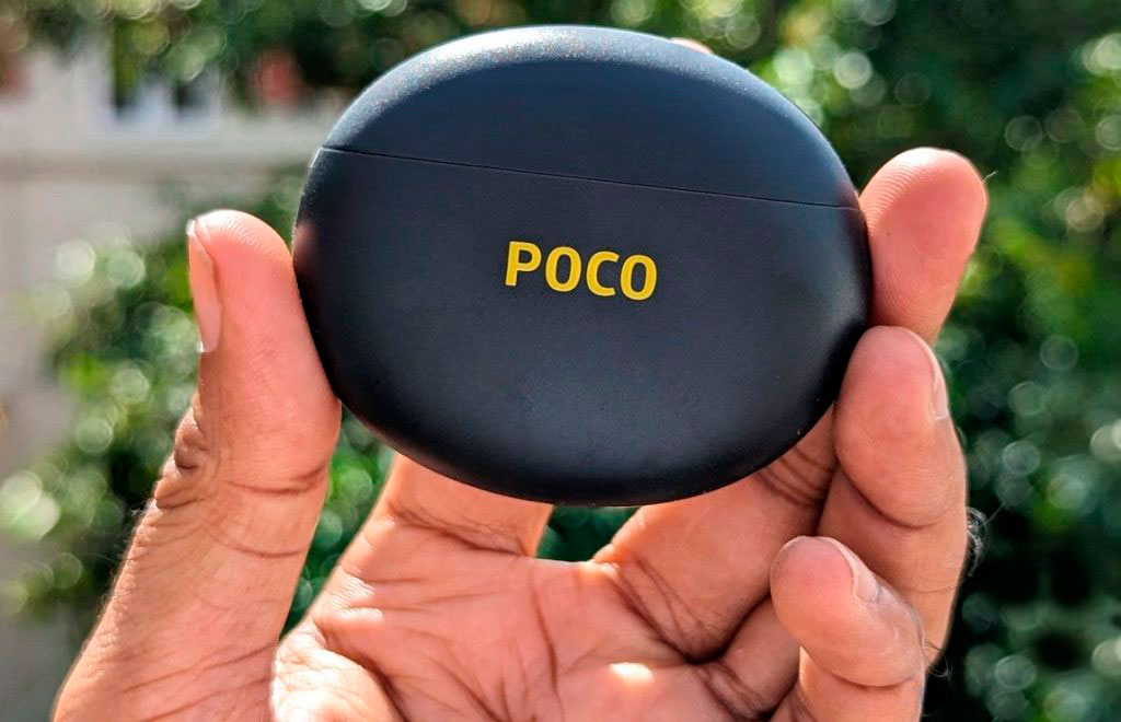 Xiaomi представила беспроводные наушники Poco Pods всего за $15