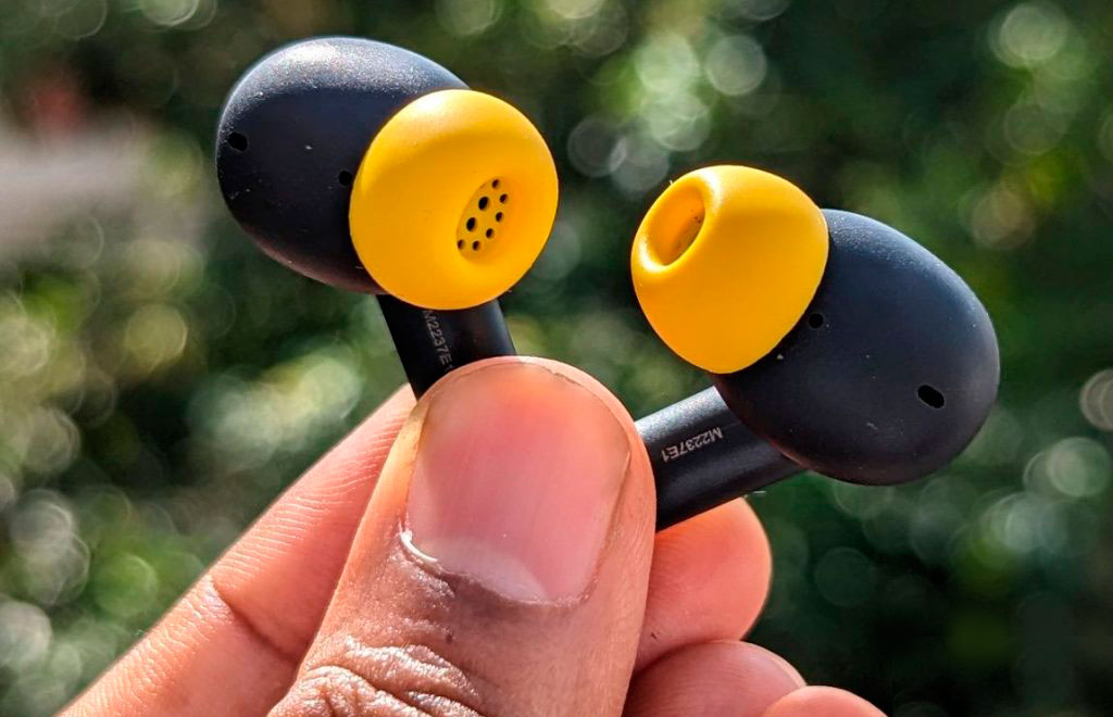 Xiaomi представила беспроводные наушники Poco Pods всего за $15